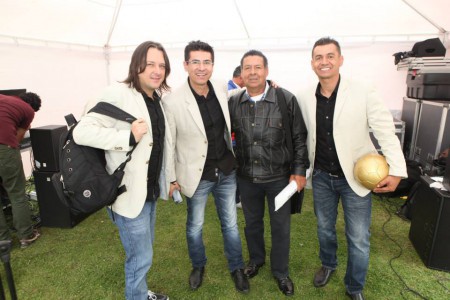 HECTOR JULIAN CHAPARRO Y EL GRUPO SALPICON.